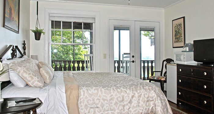 RiverView Inn
