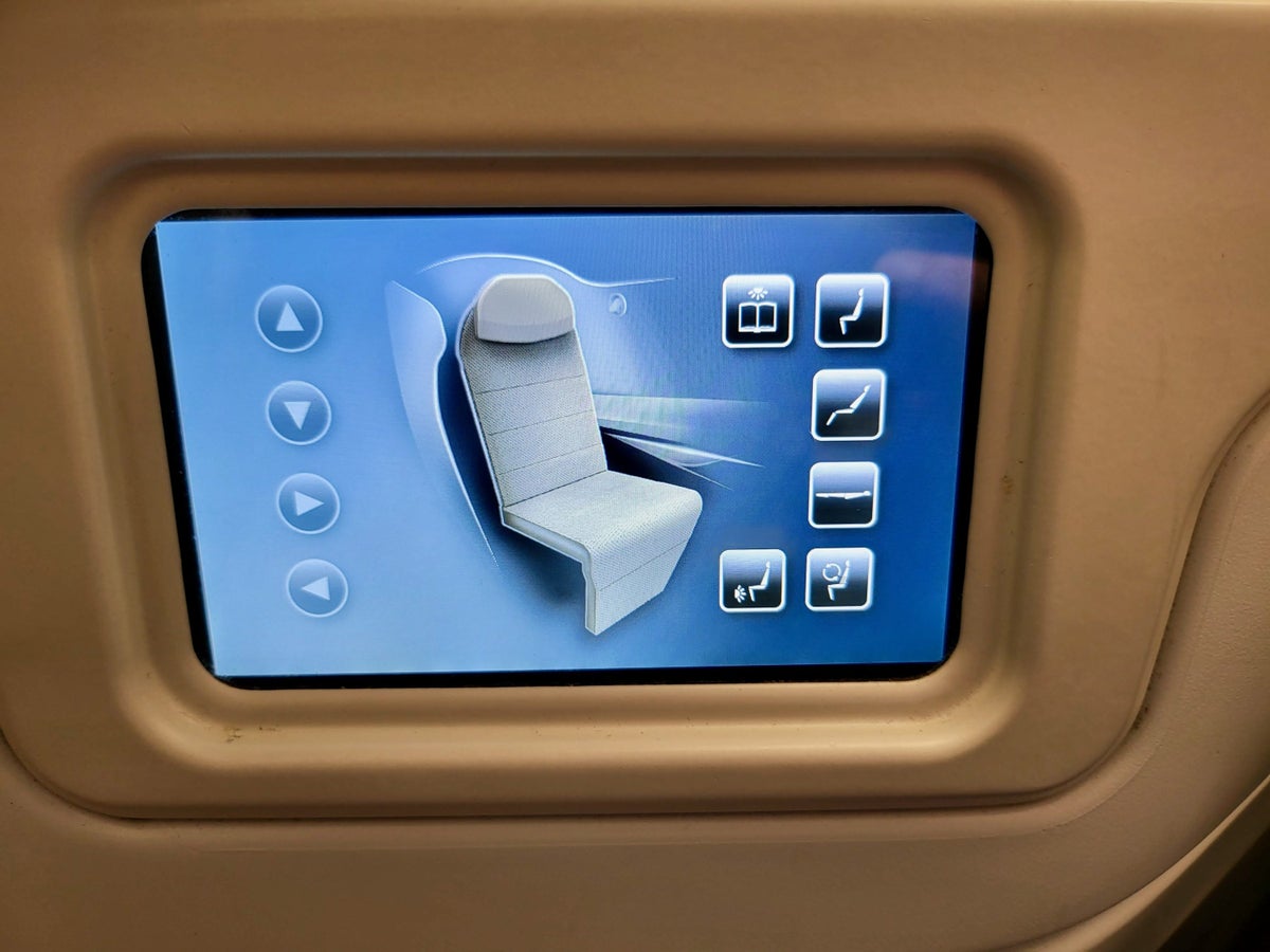 Saudia Airlines business class seat control