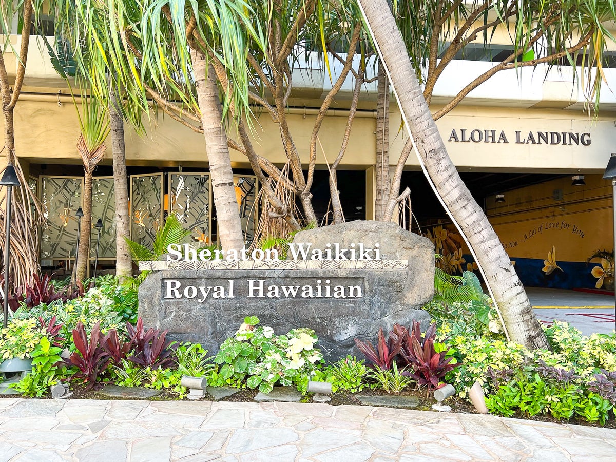 Sheraton Waikiki sign