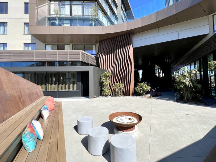 TETRA Hotel Autograph Collection outside seating