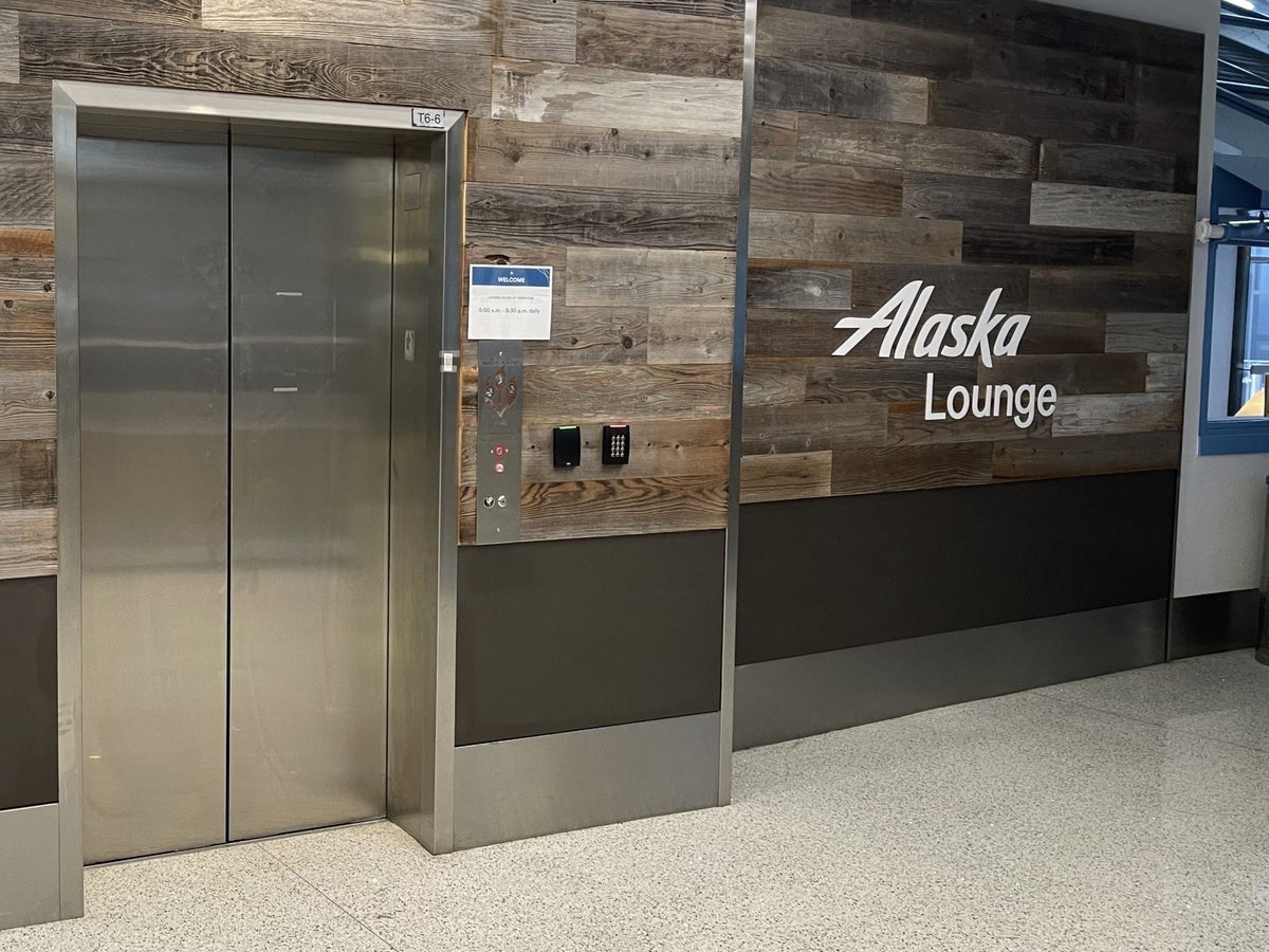 Alaska Airlines Makes Several Changes to Lounge Day Pass Program