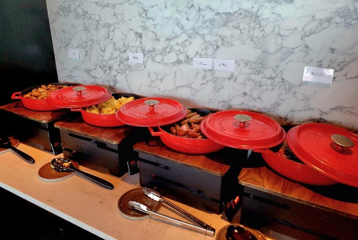 Courtyard by Marriott Keflavik Hot Foods