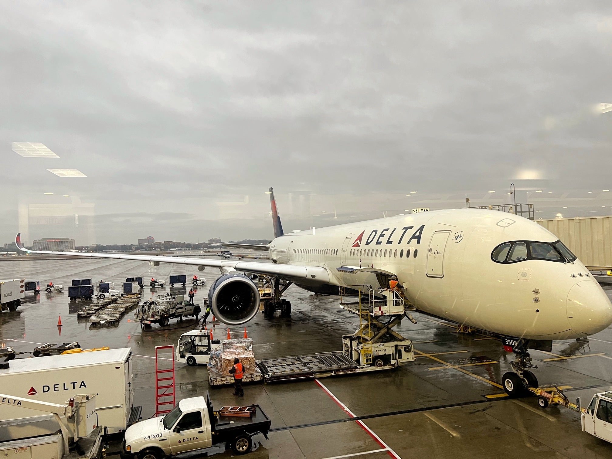 Delta Air Lines says to United and American: We have A-350, YOU