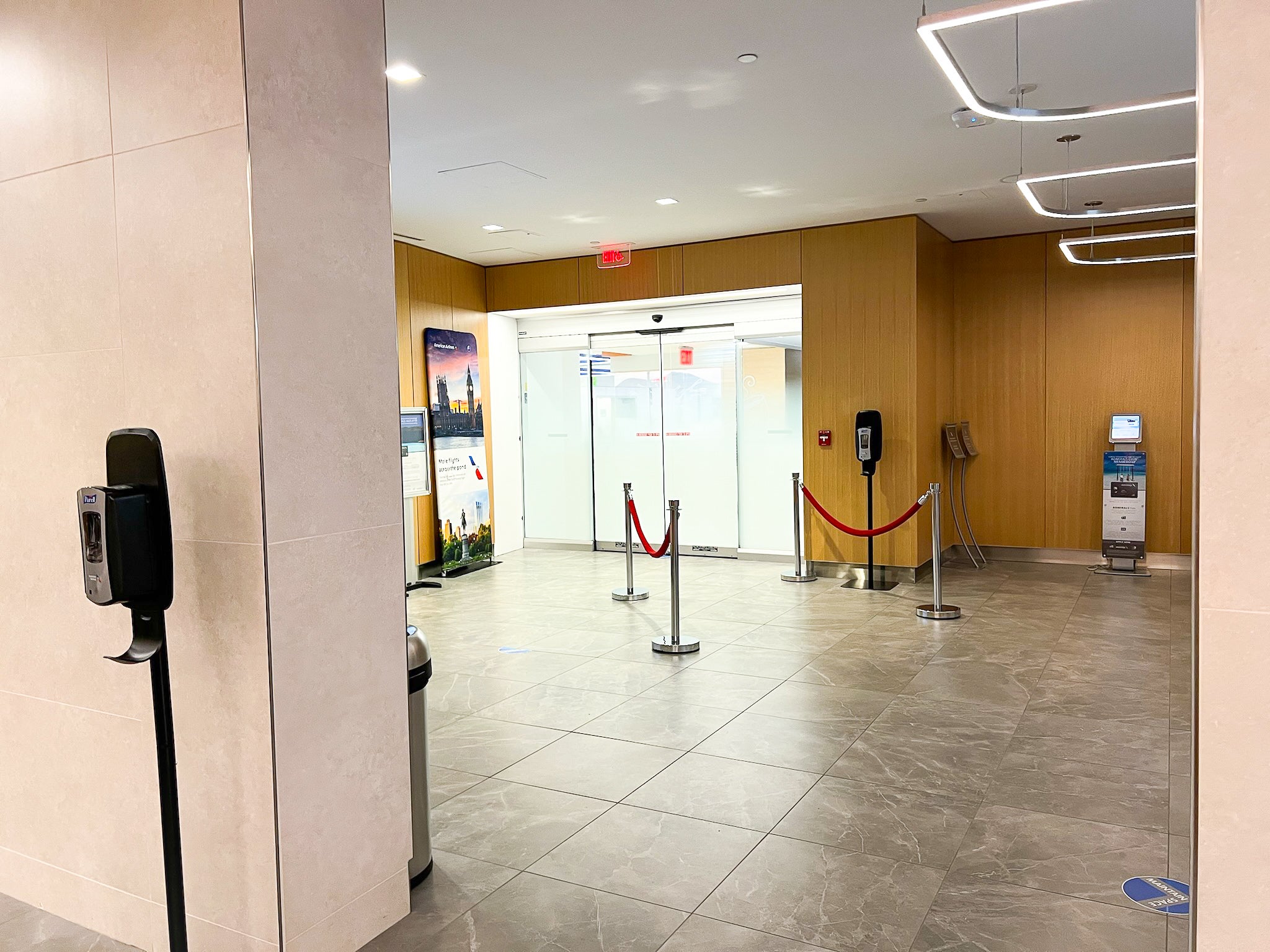 Boston Airport Stores - ku9mxwo