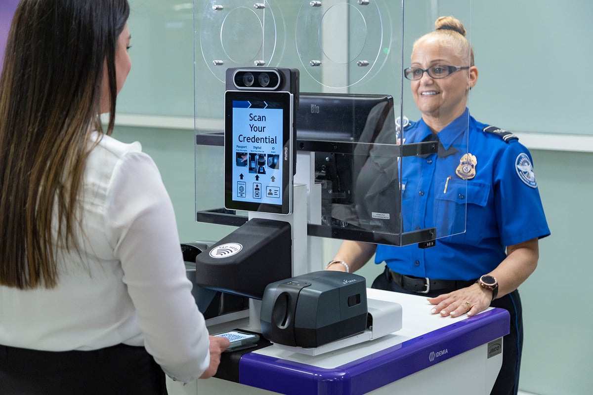 AA Customers Can Use Phone & Face for TSA PreCheck at DFW