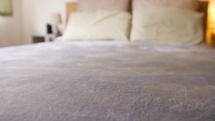 Hotel blanket size