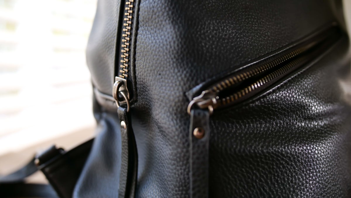 Mini backpack zippers
