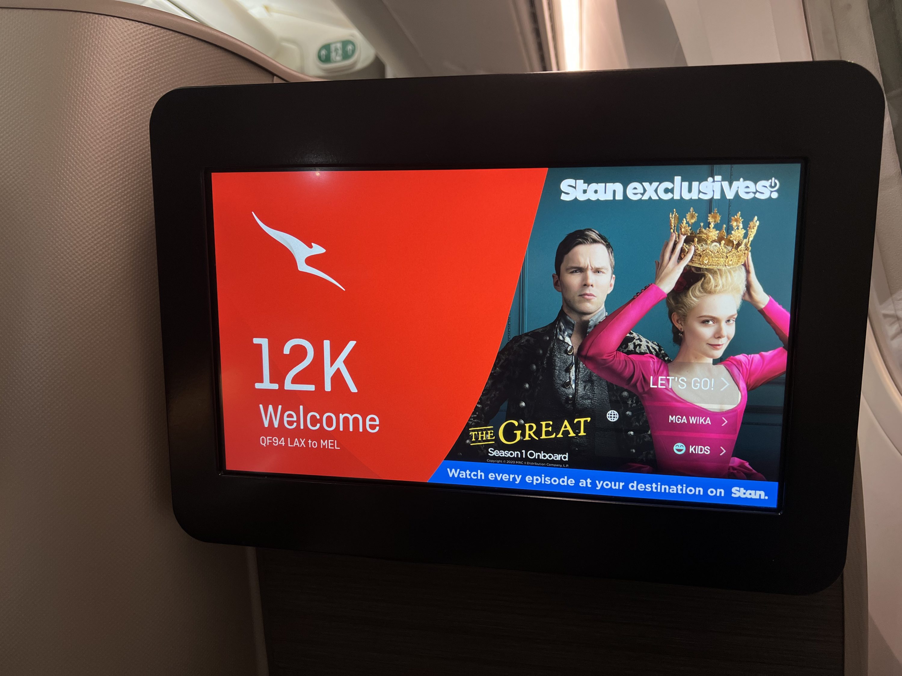 Qantas 787 Business Class Seat Screen