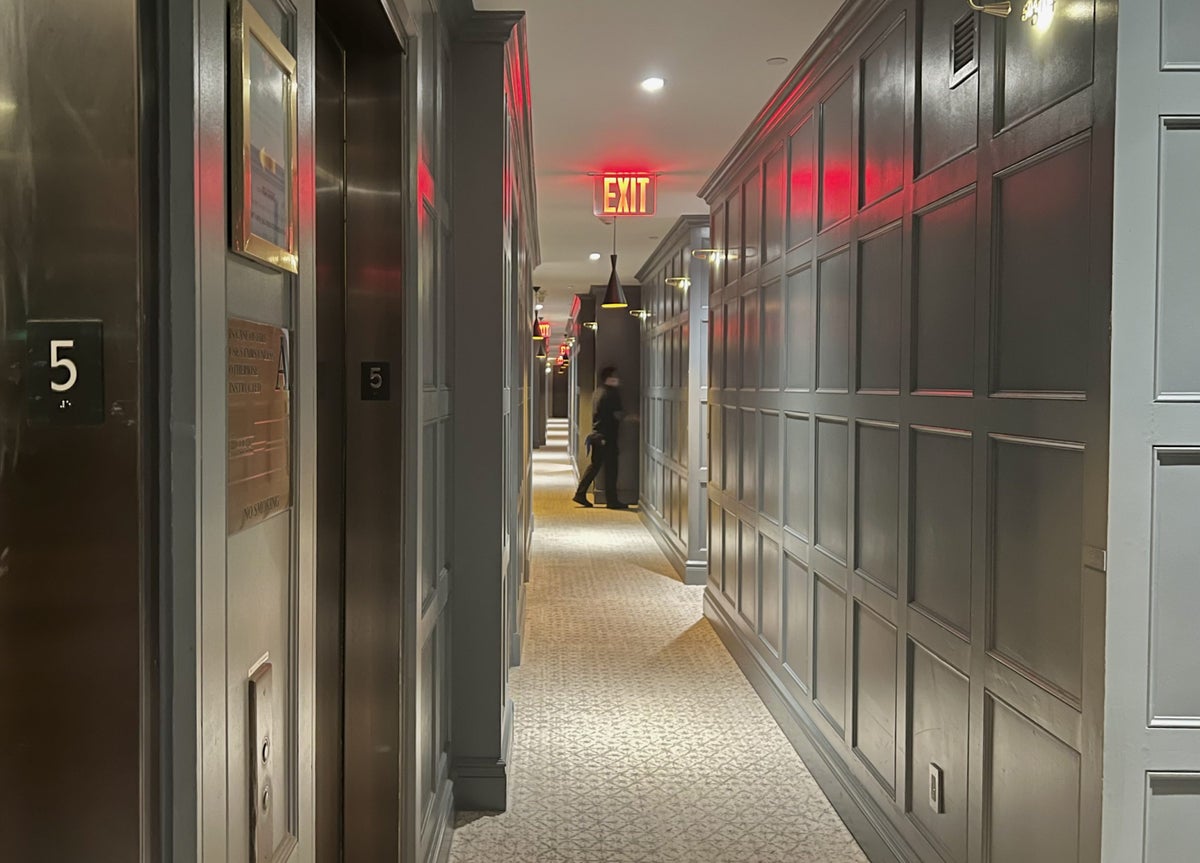 The Williamsburg Hotel corridor