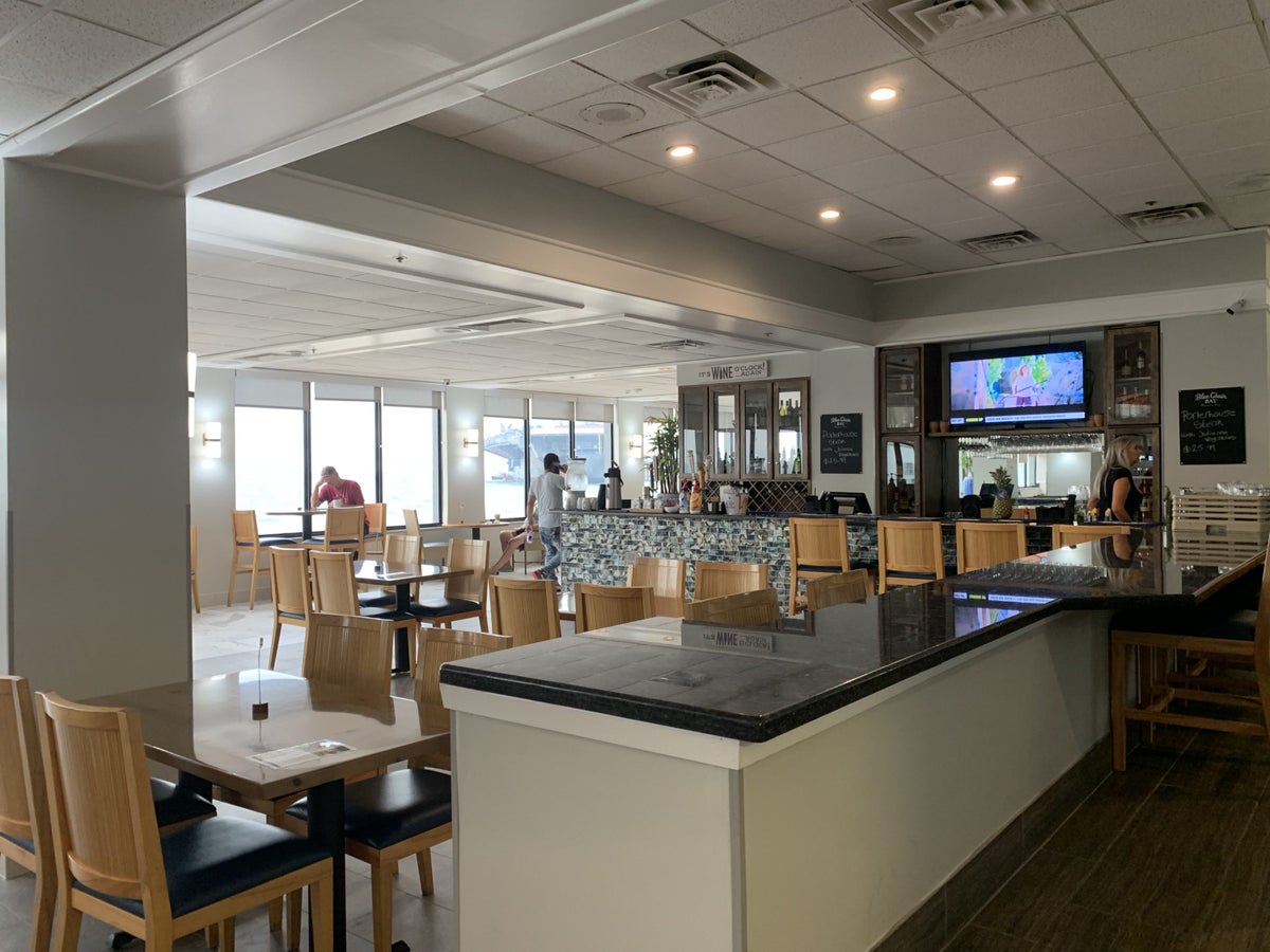 Restaurant and bar at the DoubleTree by Hilton Corpus Christi Beachfront