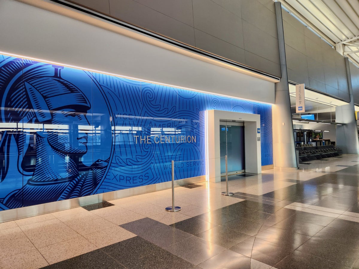 The Las Vegas (LAS) American Express Centurion Lounge – Location, Hours, Amenities, and More