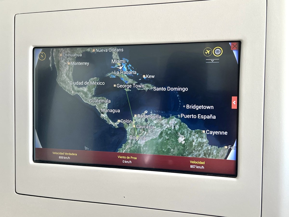 Avianca Boeing 787 Business Class IFE moving map
