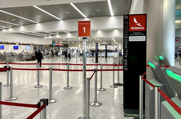 Avianca Boeing 787 Business Class MIA Star Alliance Gold check in Avianca Boeing 787 Business Class MIA Star Alliance Gold check in