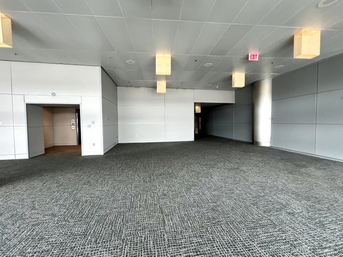 Avianca Boeing 787 Business Class MIA Turkish Airlines Lounge corridor