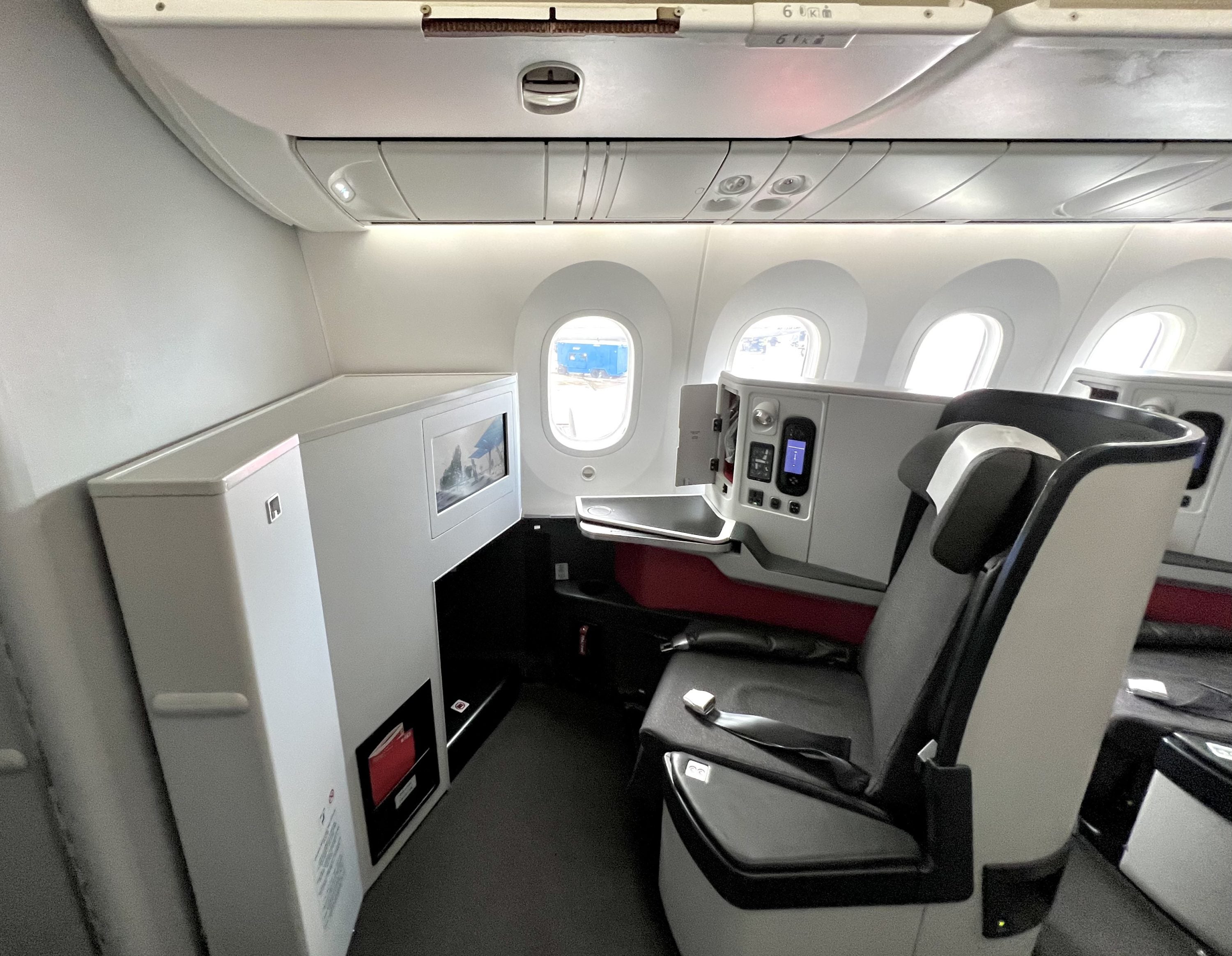 Avianca Boeing 787 Business Class seat 6K side view