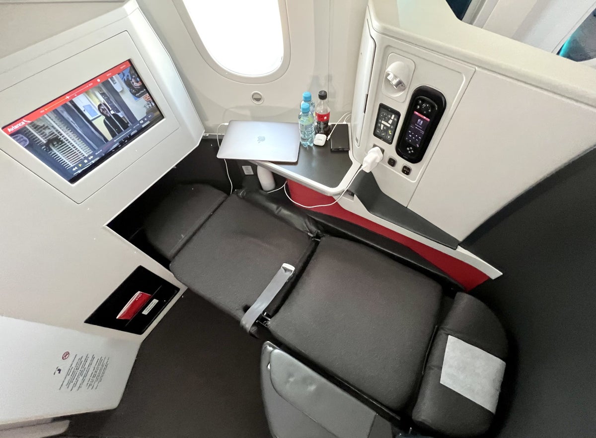 Avianca Boeing 787 Business Class seat lie flat