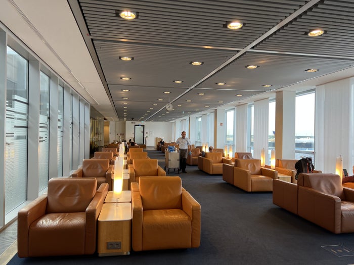 Lufthansa Senator Lounge seating area