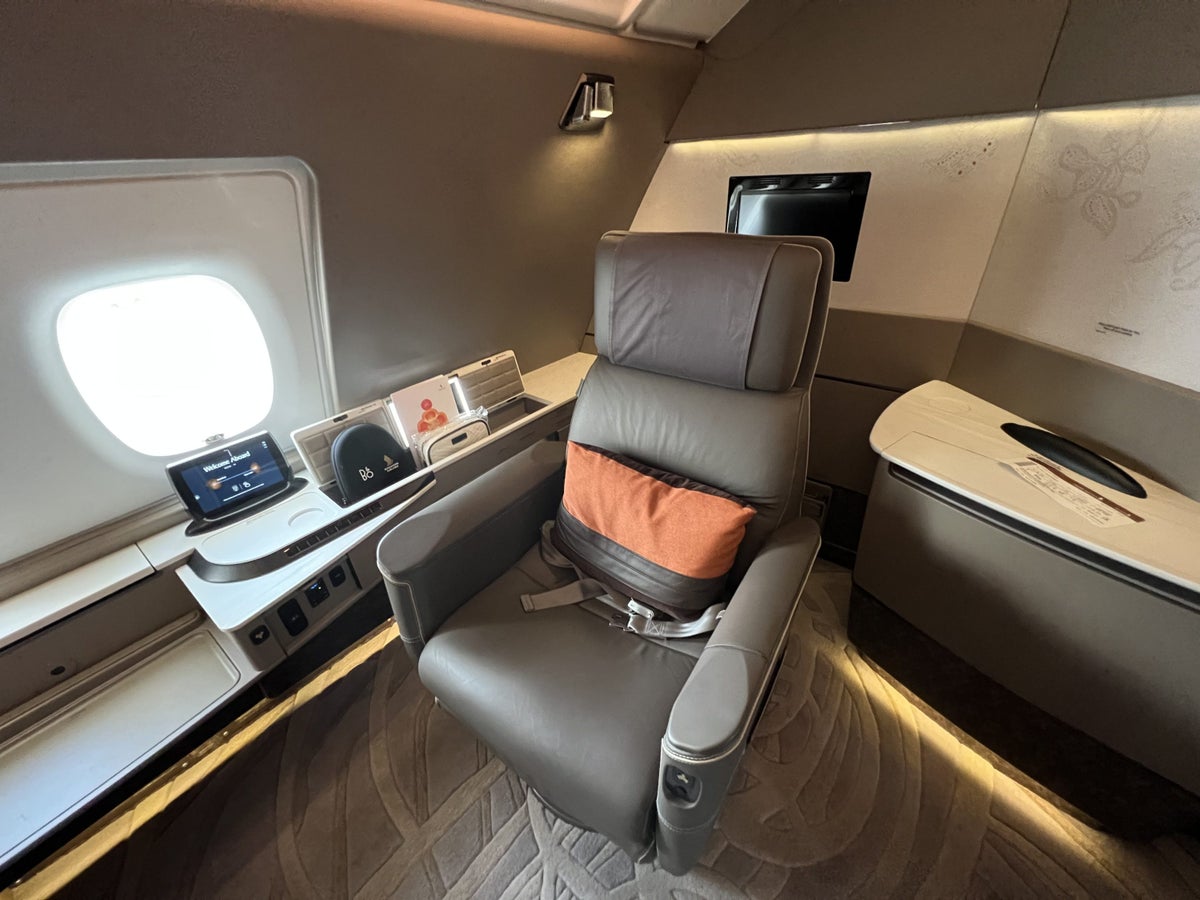 Singapore Airlines Airbus A380 Suites Review [FRA to JFK]