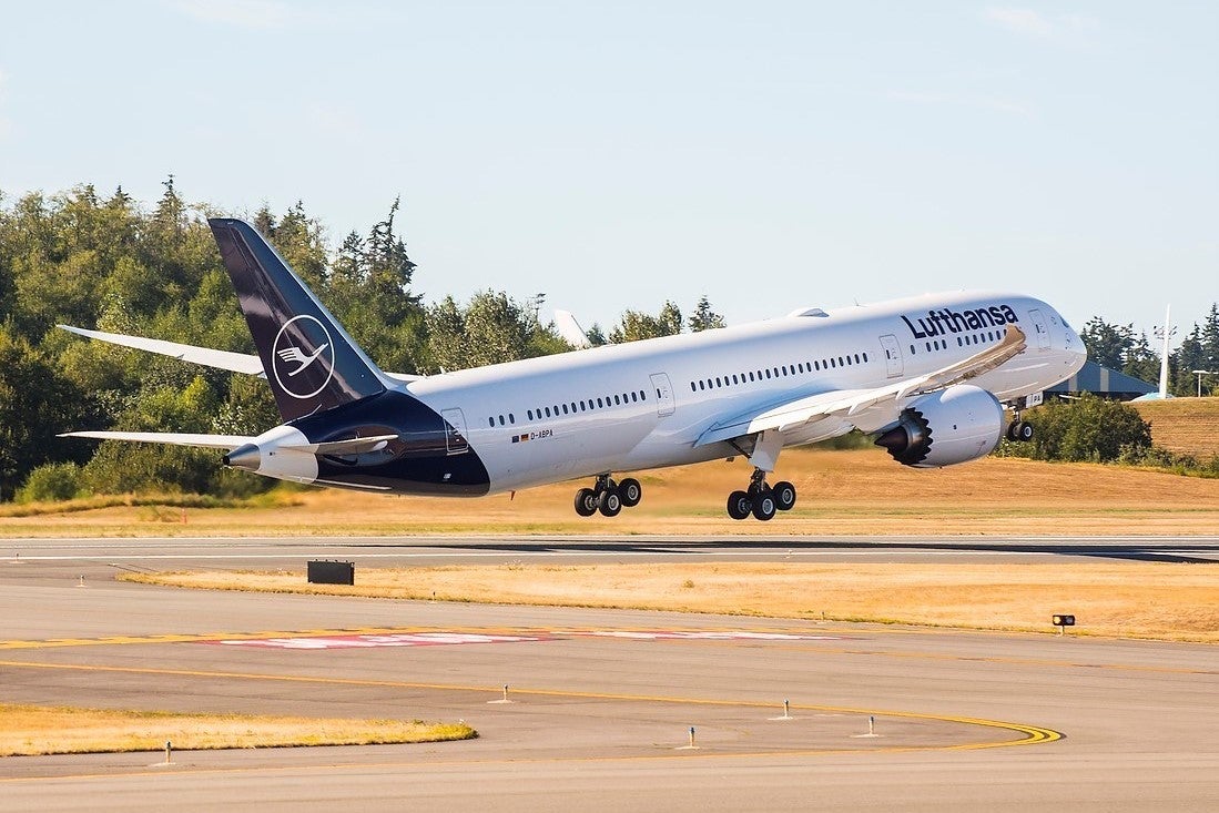 Lufthansa Receives Its First 787-9 Dreamliner, More on Order