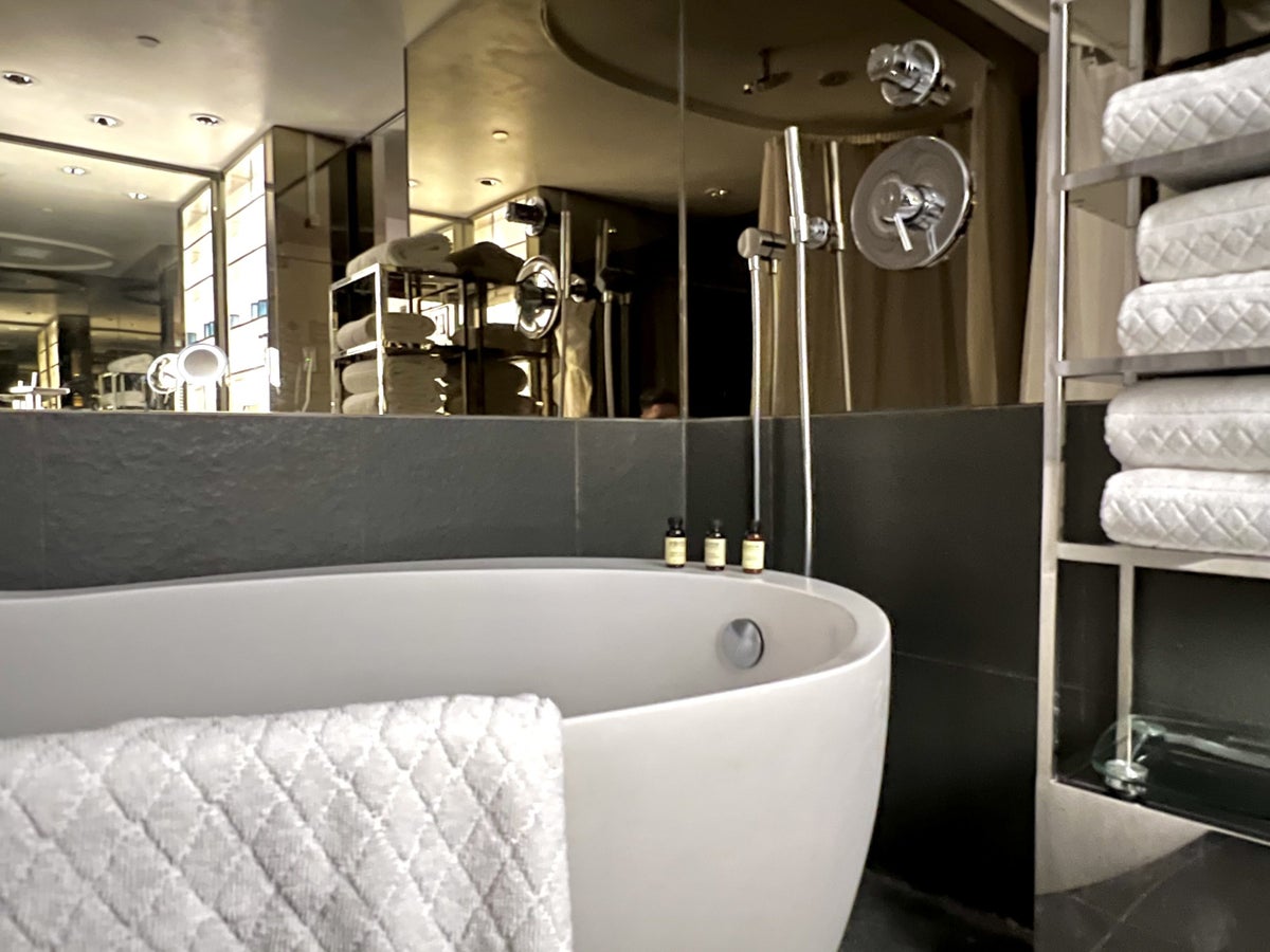 SLS Hotel, a Luxury Collection Hotel, Beverly Hills bathoom tub close up