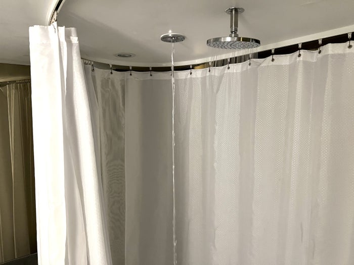 SLS Hotel, a Luxury Collection Hotel, Beverly Hills bathroom multiple showerheads