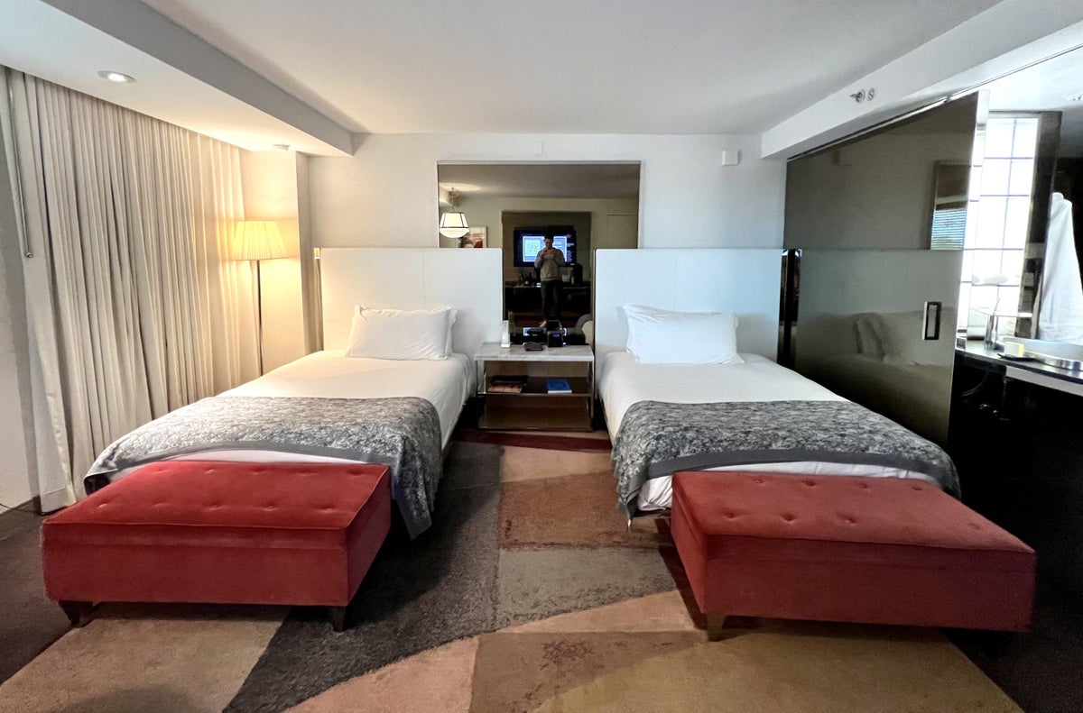 SLS Hotel, a Luxury Collection Hotel, Beverly Hills bedroom both beds