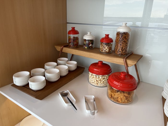 Air Canada Maple Leaf Lounge at FRA pretzels and snacks