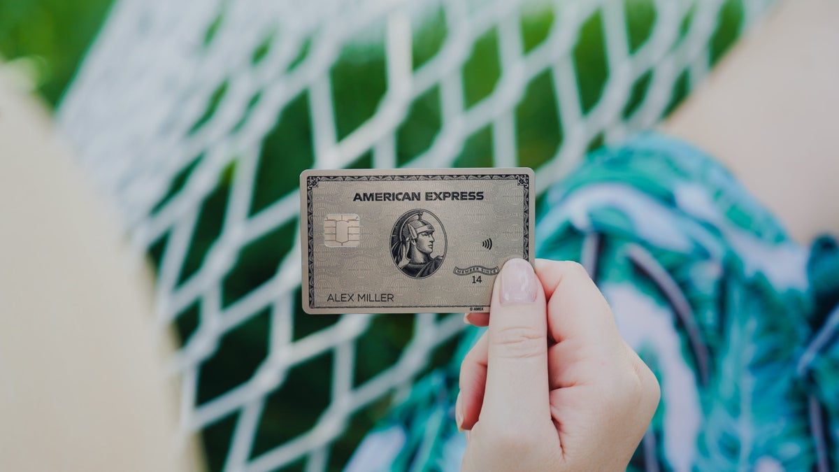 Why the Amex Platinum Is the Only Card I’ll Use To Book Flights