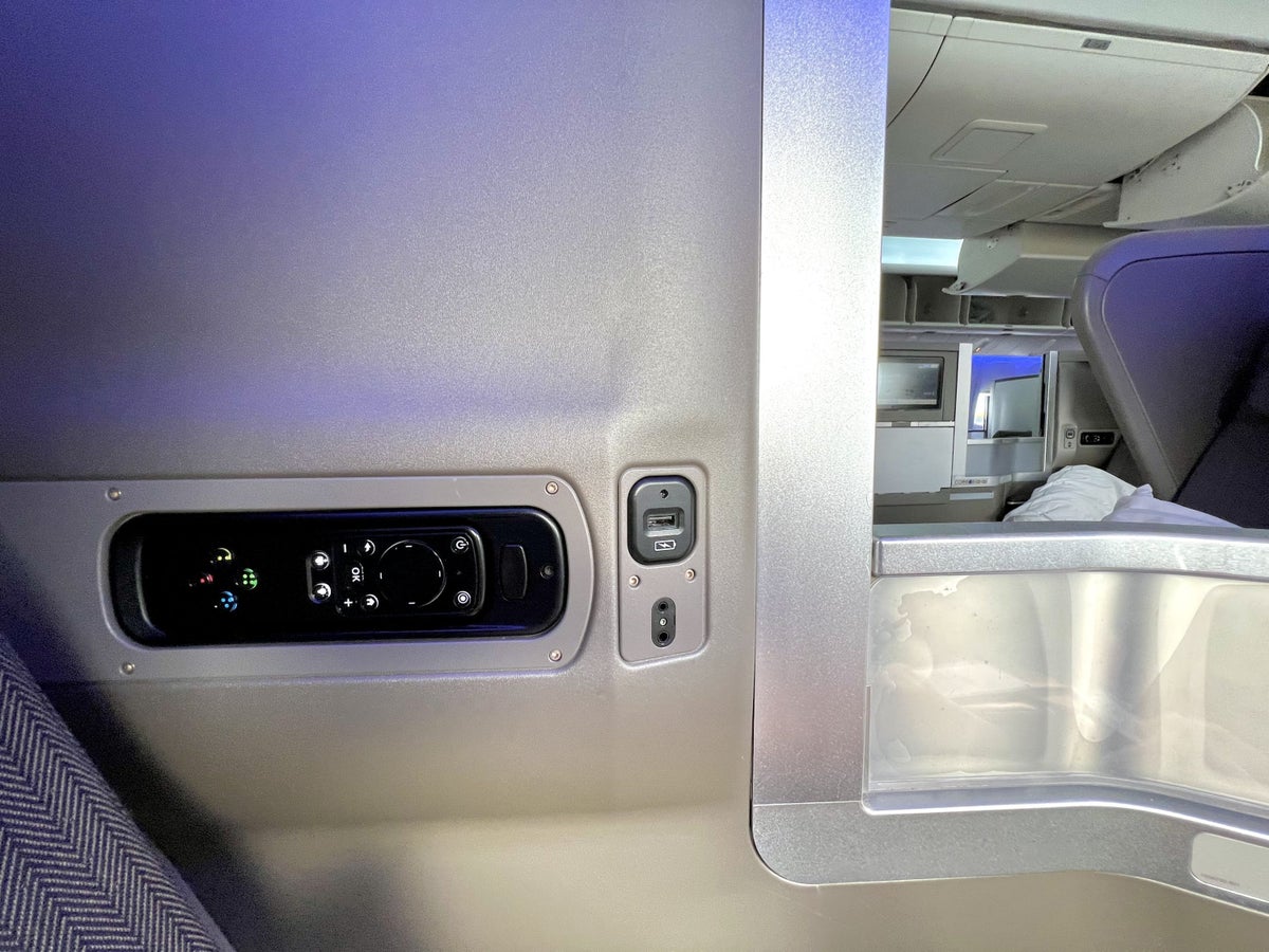British Airways Boeing 777 200 Club World IFE screen and USB port