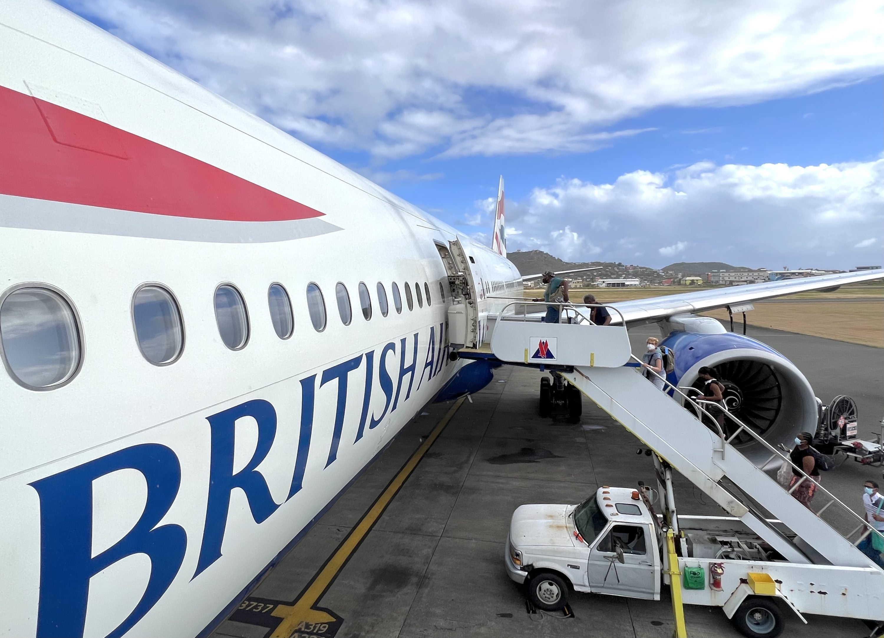 British Airways Boeing 777 200 Club World UVF view on boarding