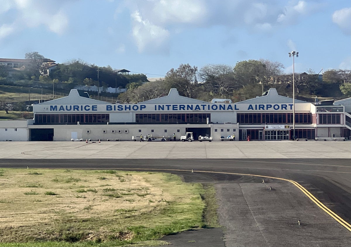 British Airways Boeing 777 200 Club World arrival in Grenada