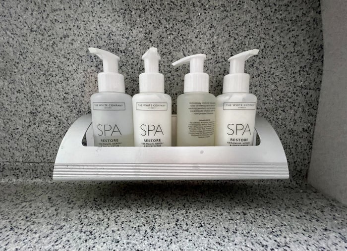 British Airways Boeing 777 200 Club World bathroom amenities