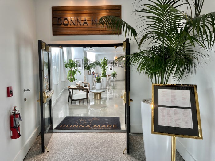 Cadillac Hotel Beach Club Donna Mare Entrance
