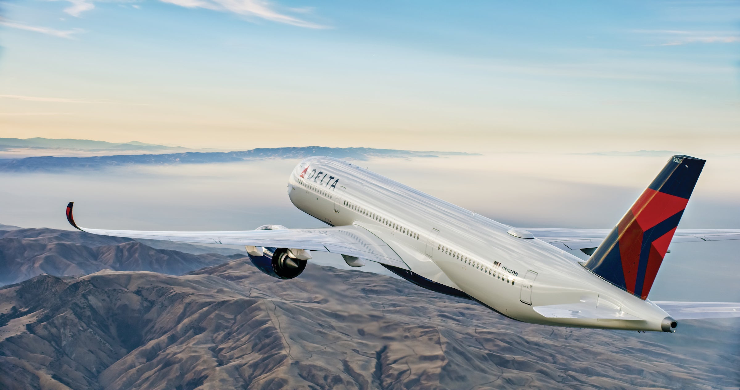 Delta A350 in Sky