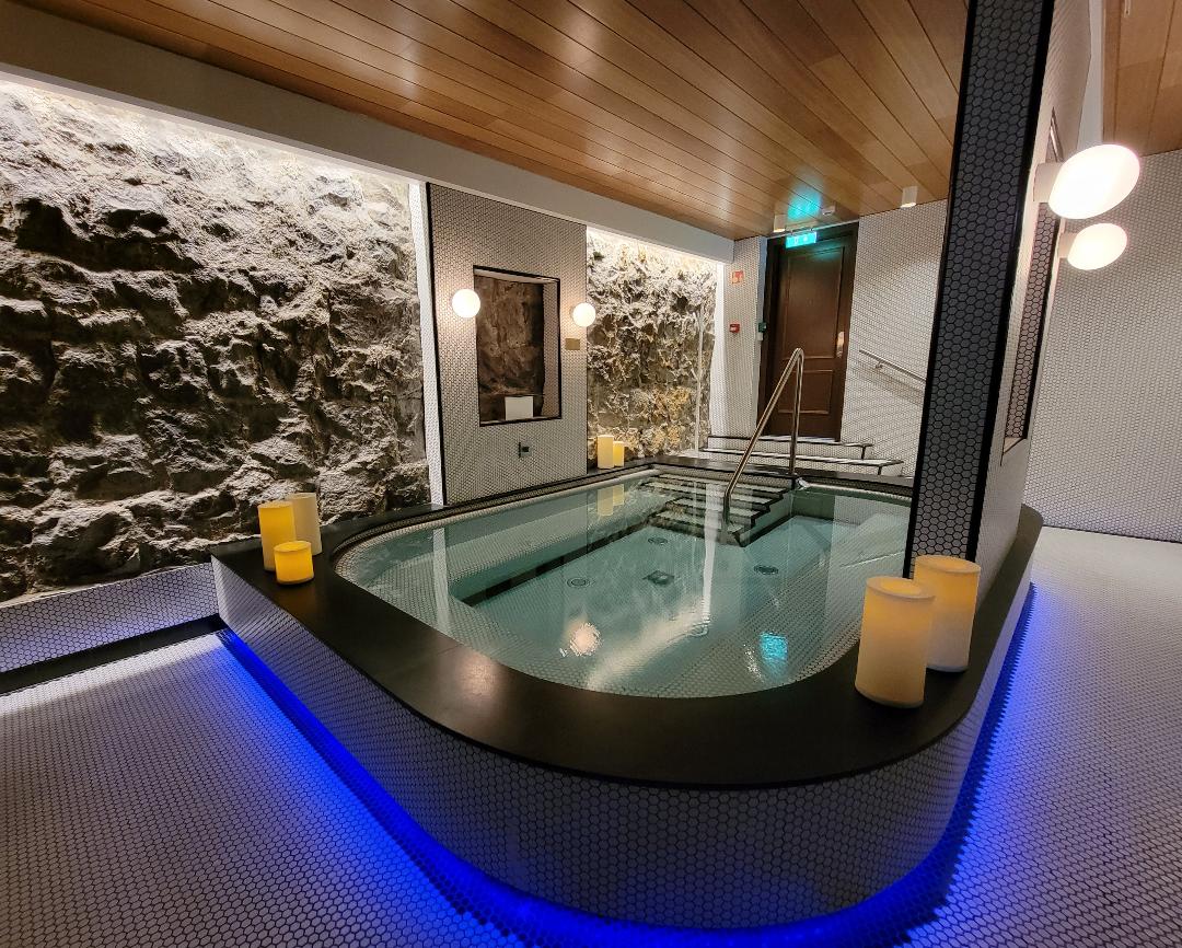 Reykjavik Konsulat Hotel Spa Tub