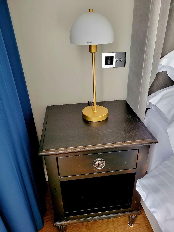 Sand Hotel by Keahotels Reykjavik Left Nightstand