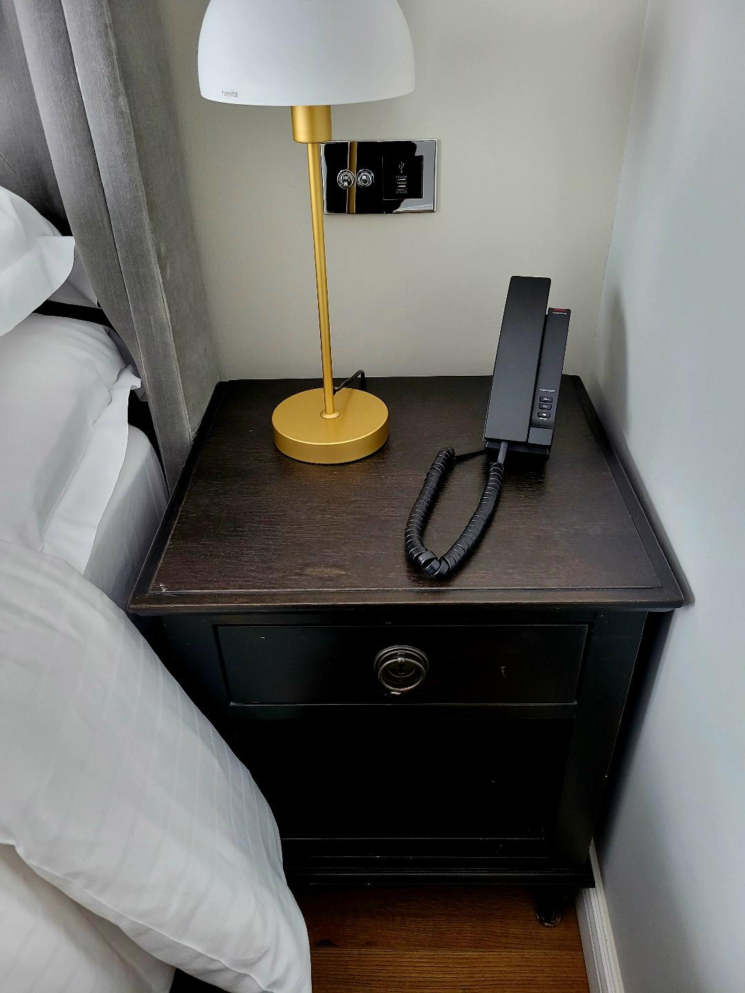 Sand Hotel by Keahotels Reykjavik Right Nightstand