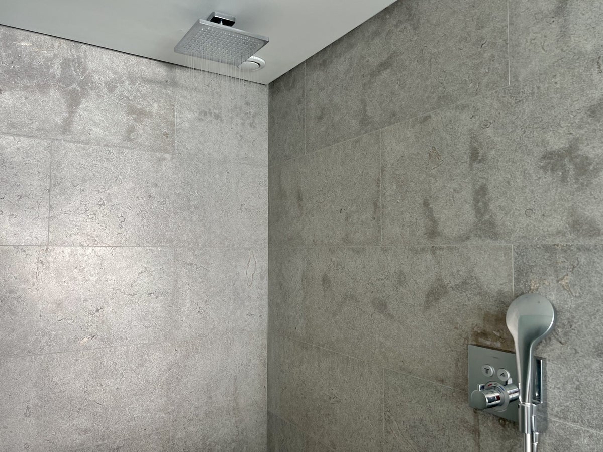 W Algarve Marvellous Residence master shower