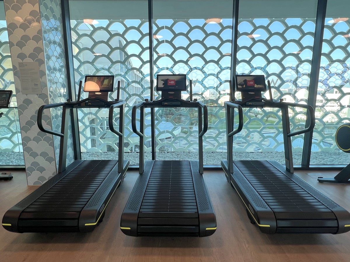 W Algarve gym treadmills