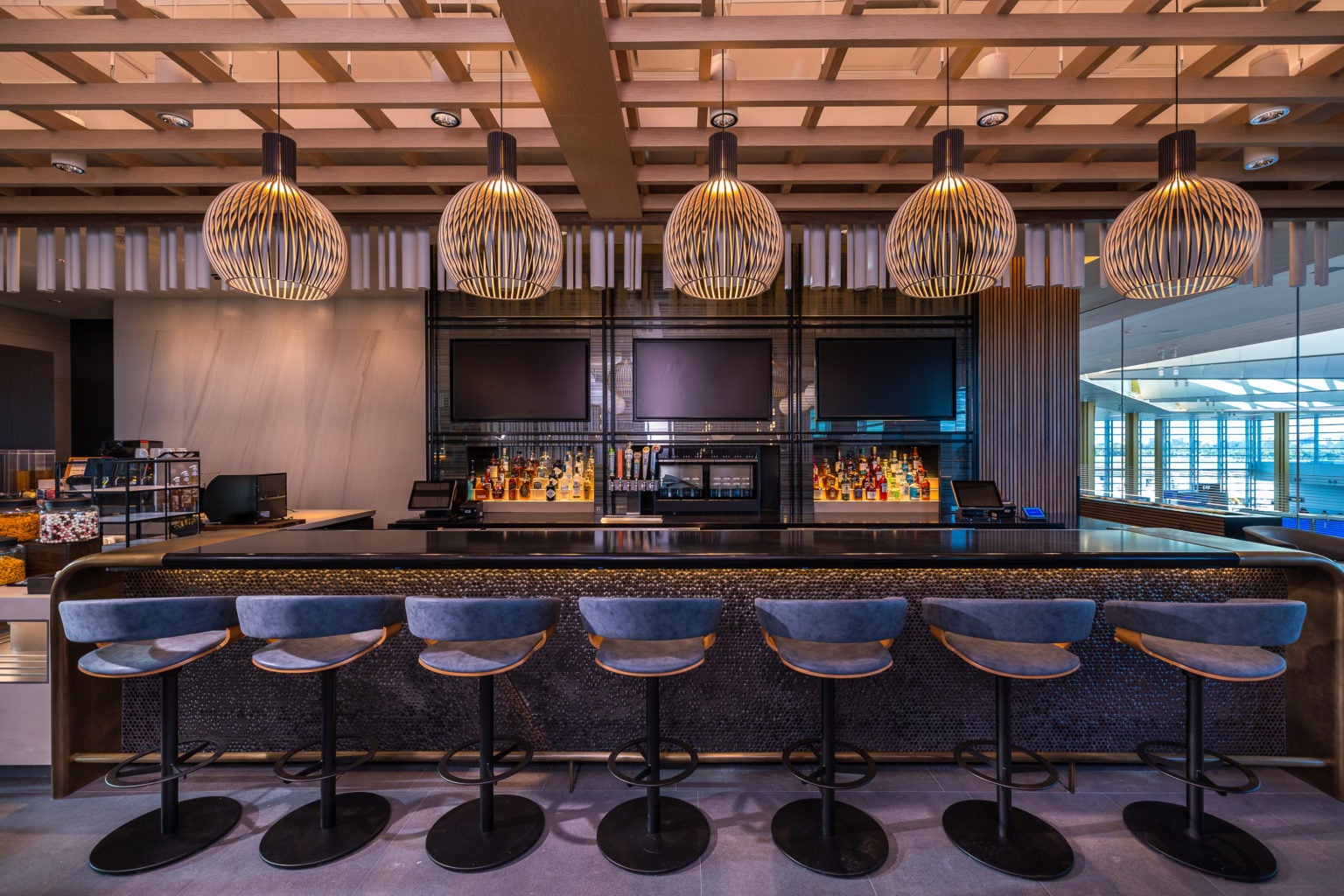 American Airlines DCA Admirals Club Now Open [First Look!]