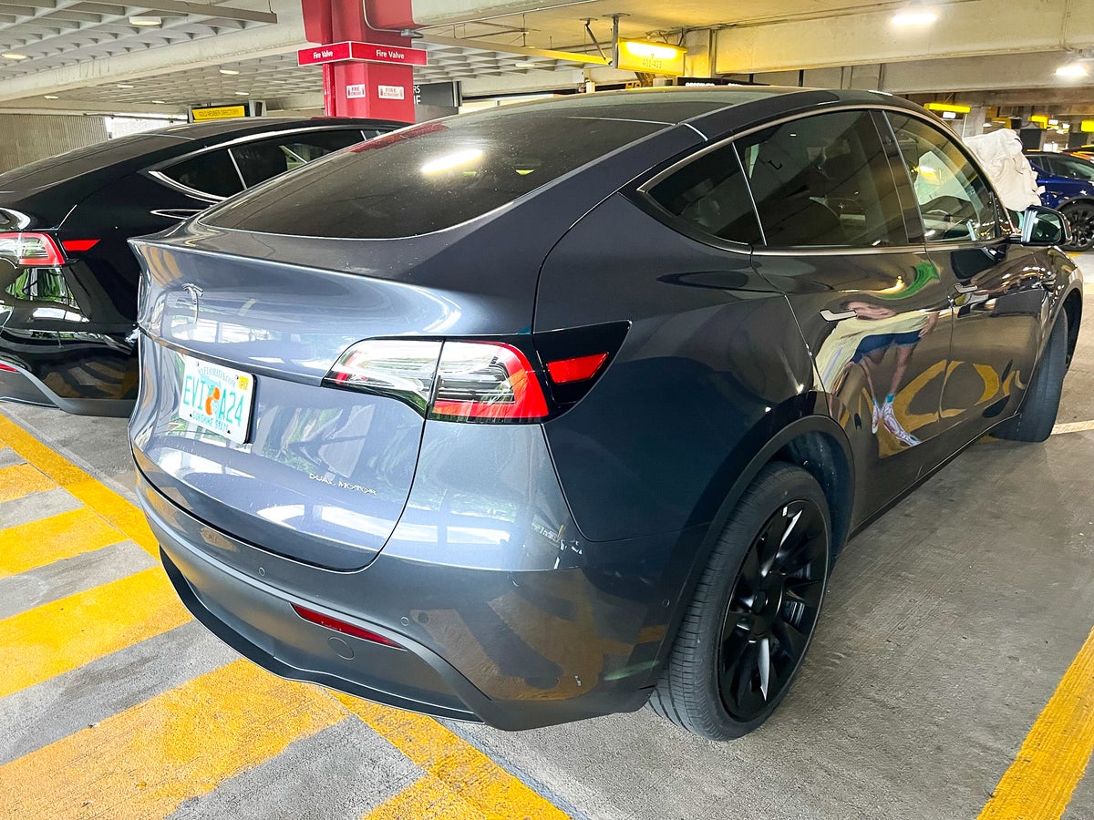 Hertz Tesla Model Y MCO airport