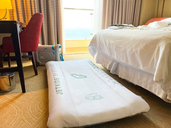 JetKids by Stokke CloudSleeper: Review of Inflatable Kids’ Travel Bed