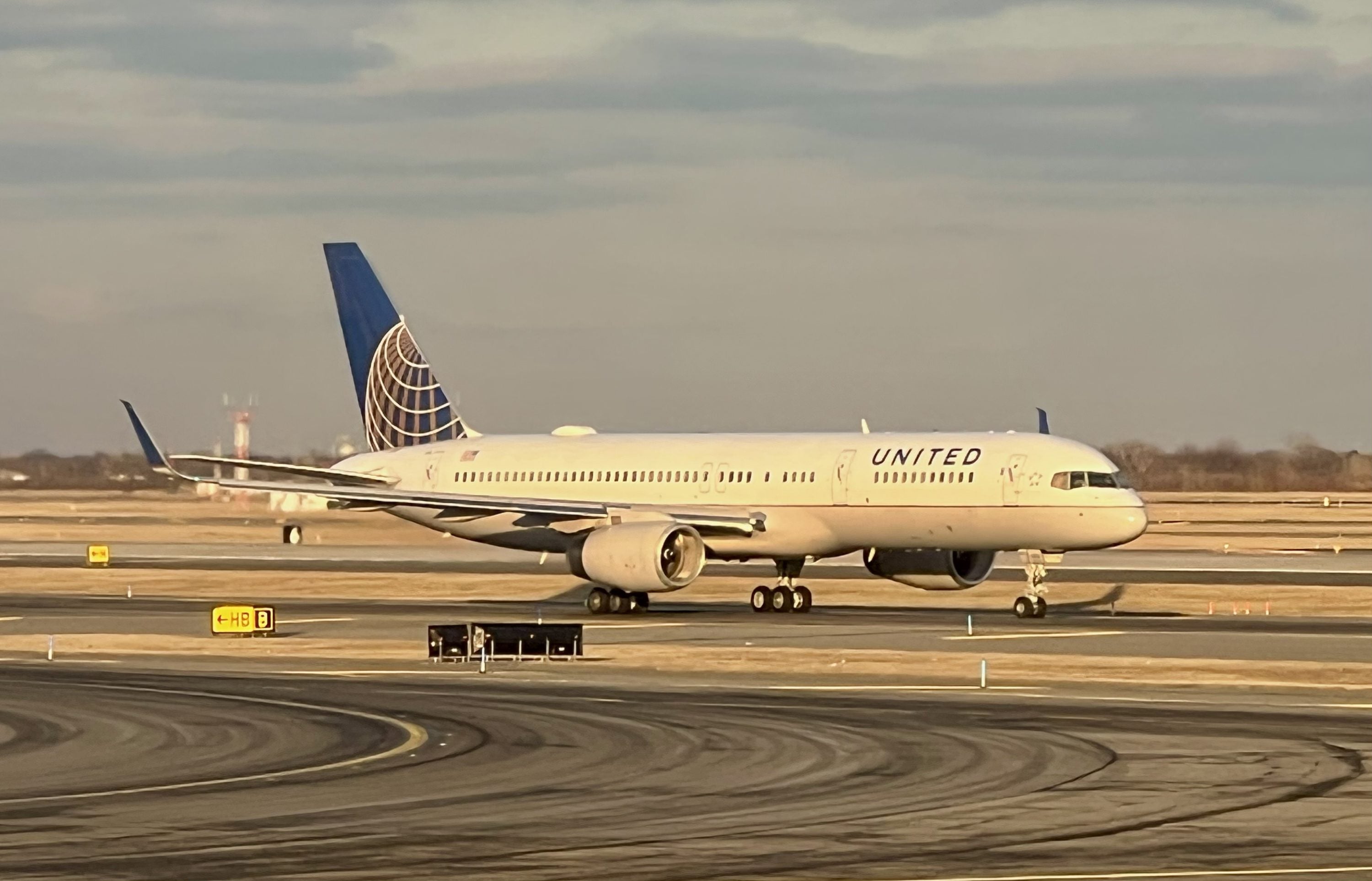 United Boeing 757 at New York JFK