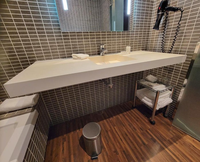 AC Hotel Alicante Vanity