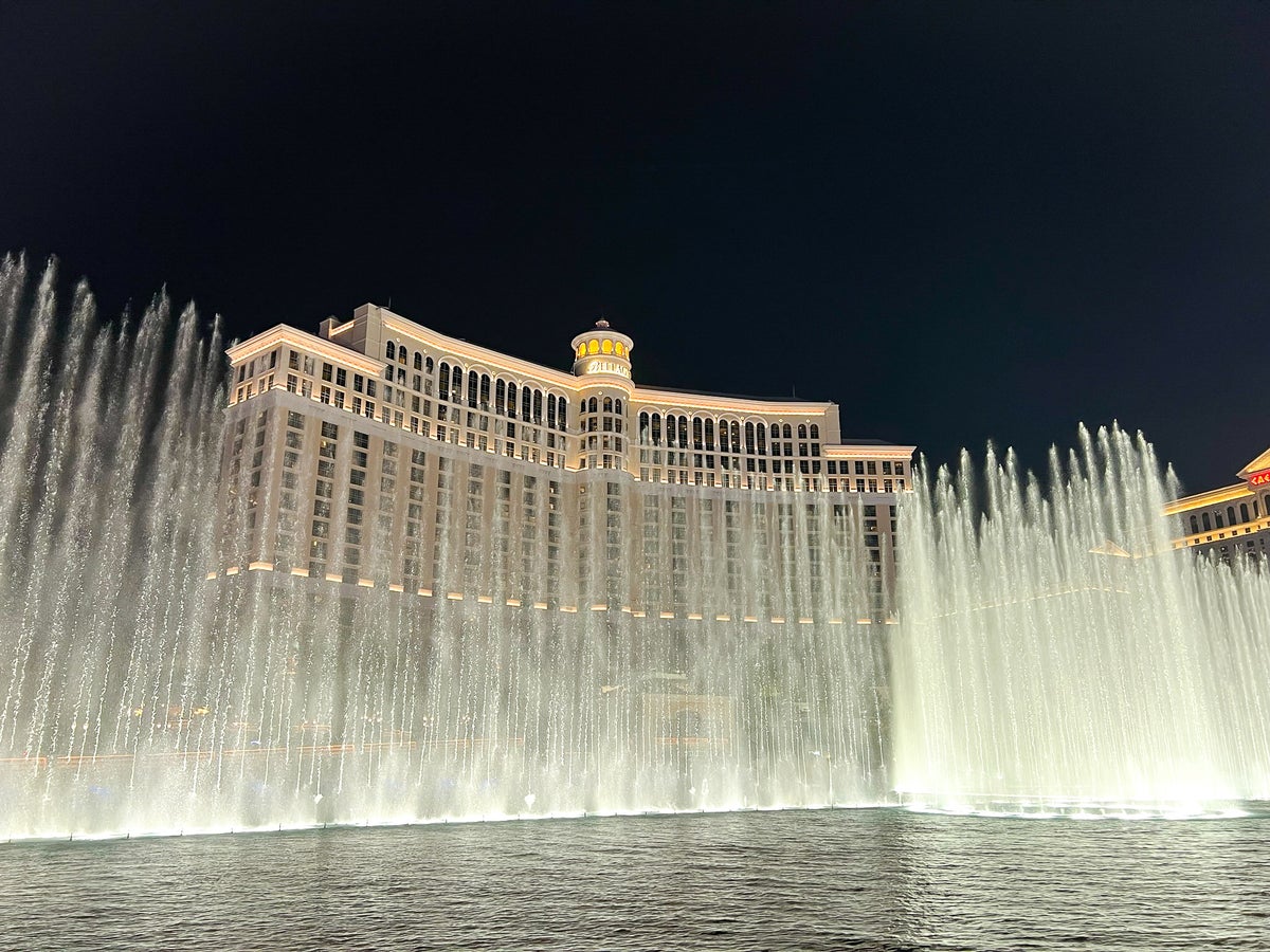 Bellagio Las Vegas fountain night show