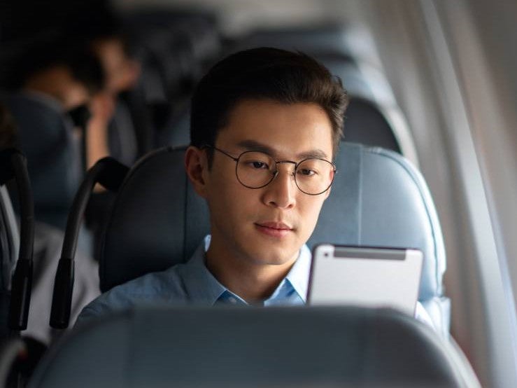 Singapore Airlines economy passenger Wi Fi