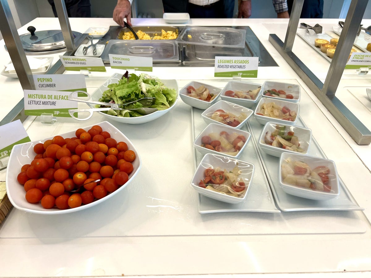 TAP Air Portugal Airbus A321LRneo business class LIS TAP lounge vegetables