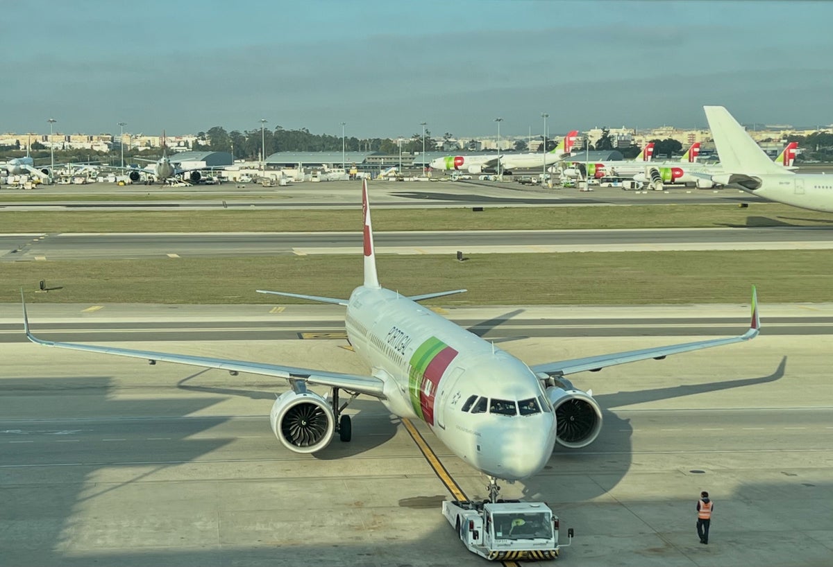 TAP Air Portugal Airbus A321LRneo business class LIS TAP lounge views