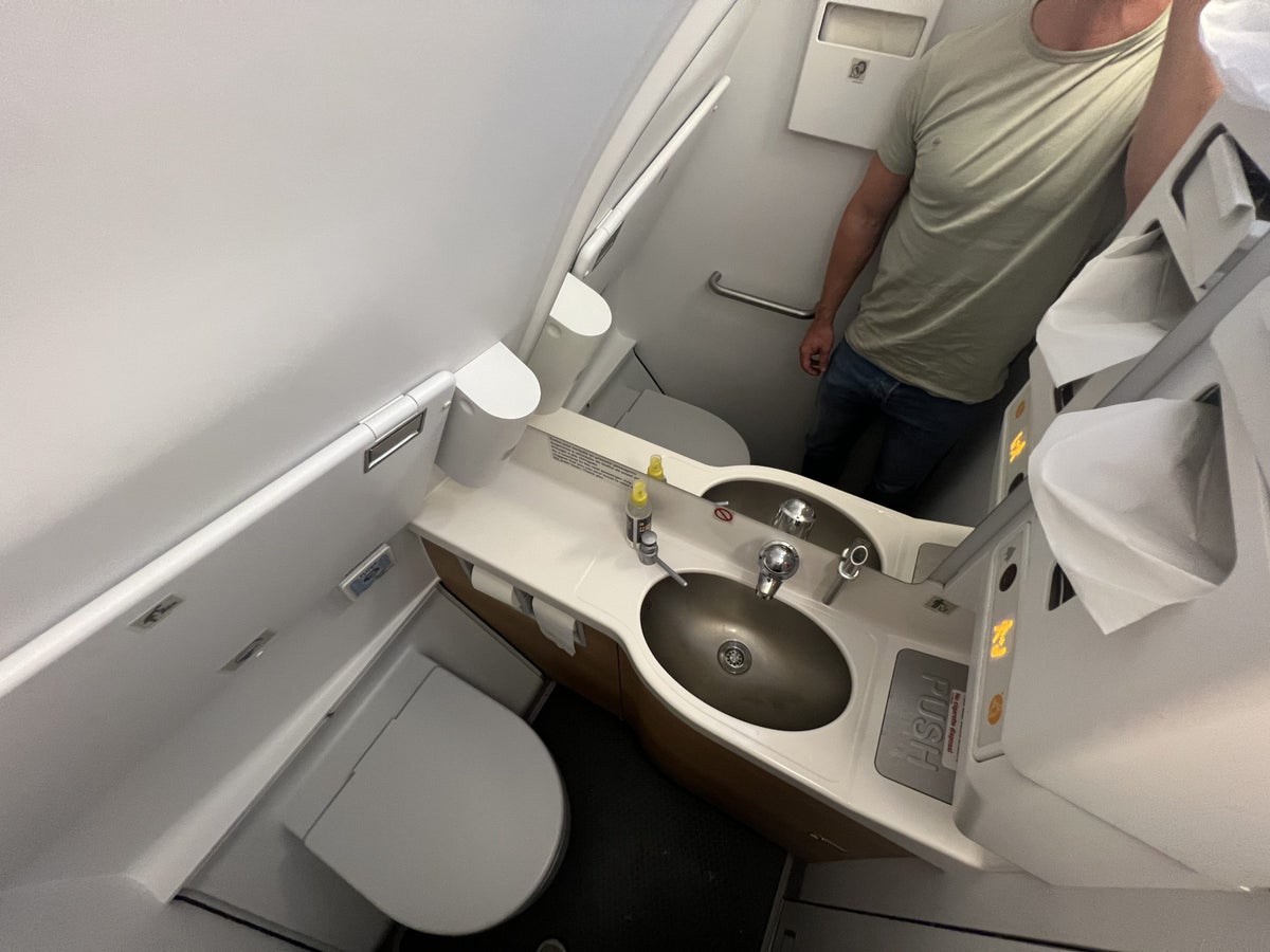 TAP Air Portugal Airbus A321LRneo business class restroom