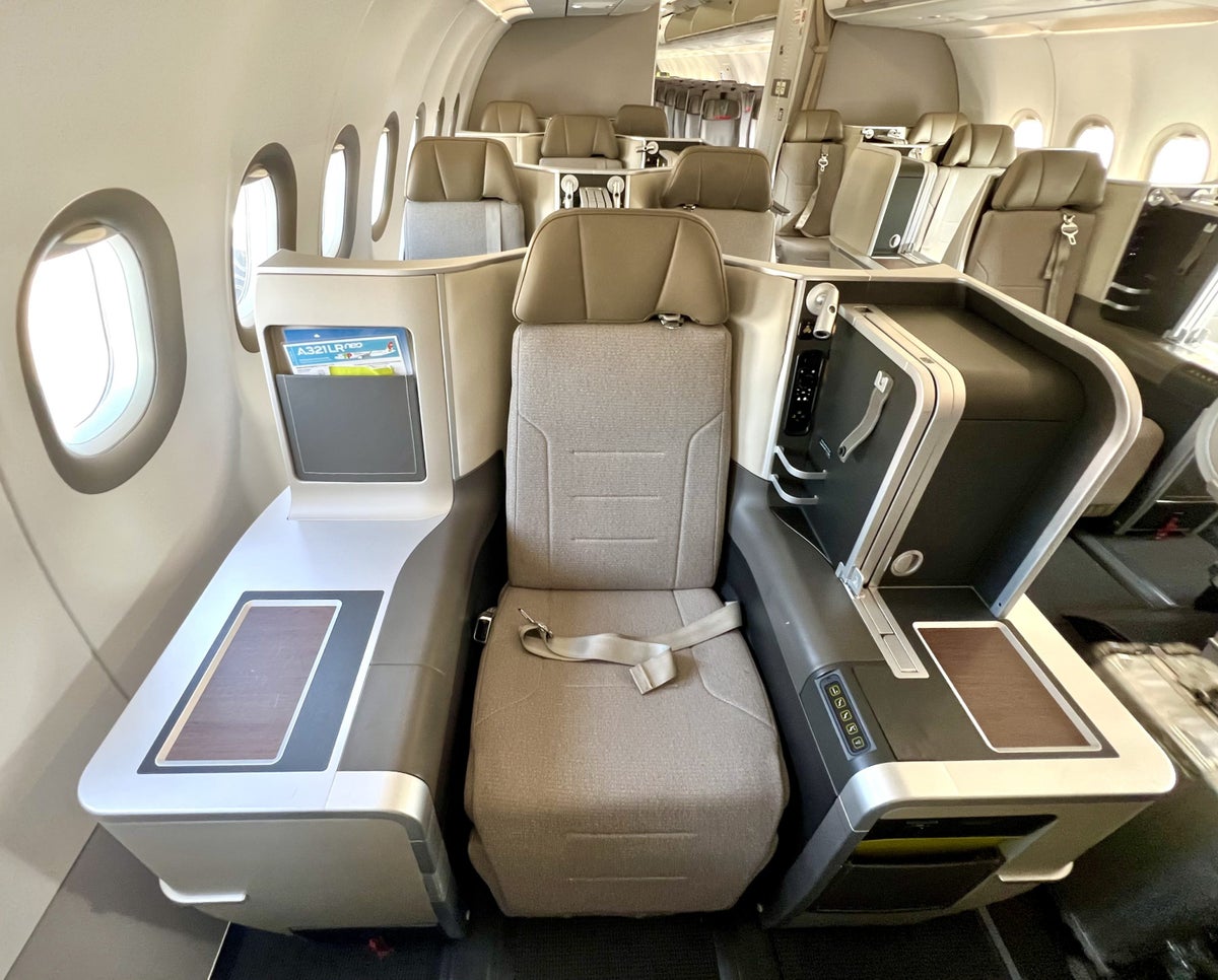 TAP Air Portugal Airbus A321LRneo business class throne seat 2D